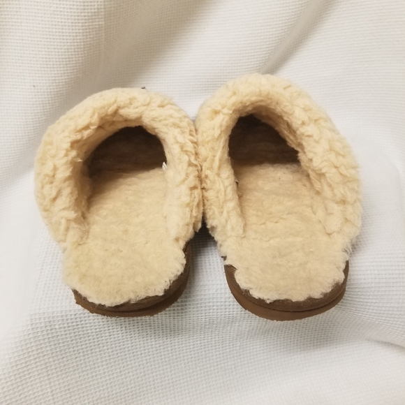 BEARPAW Slippers - Picture 3 of 7